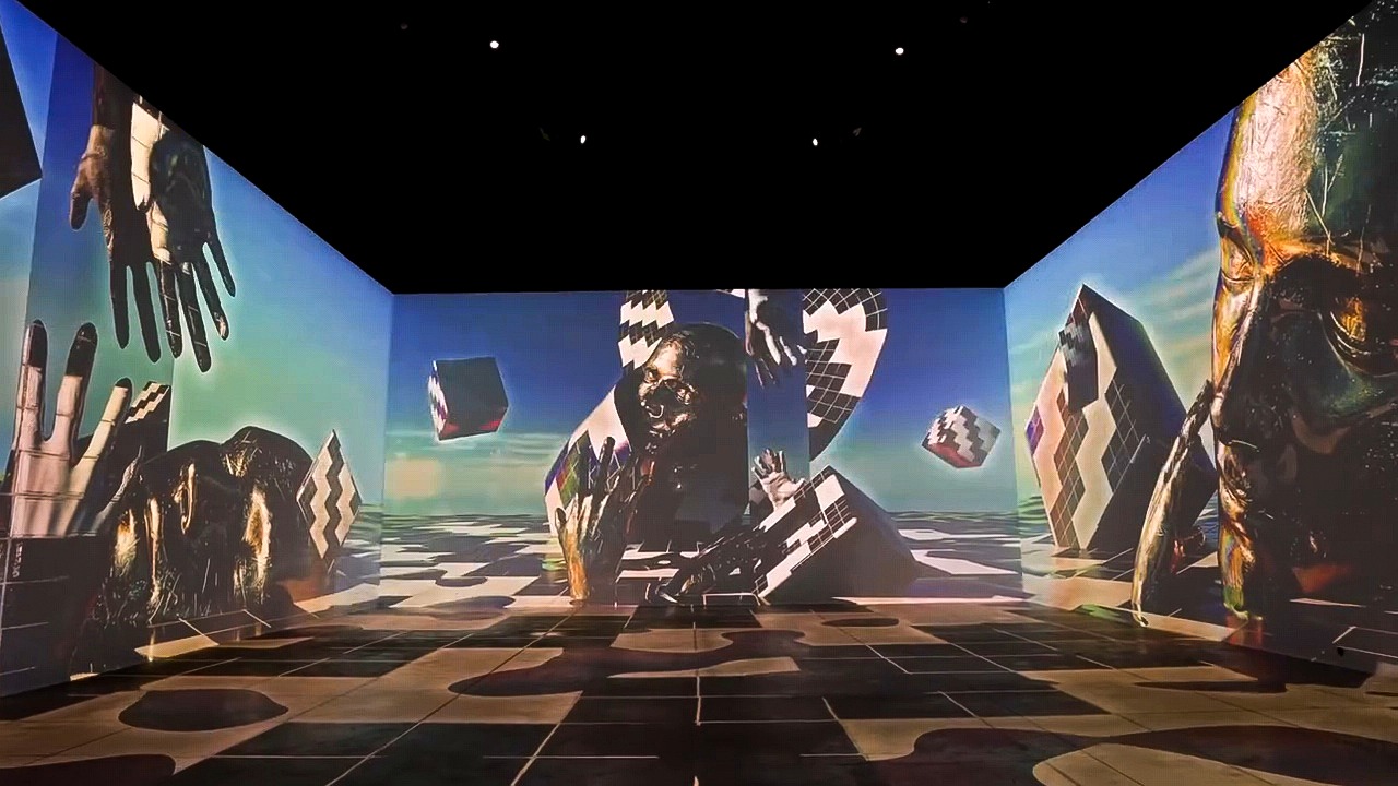 Immersive room installation view in Moscow by Jessica Avarello